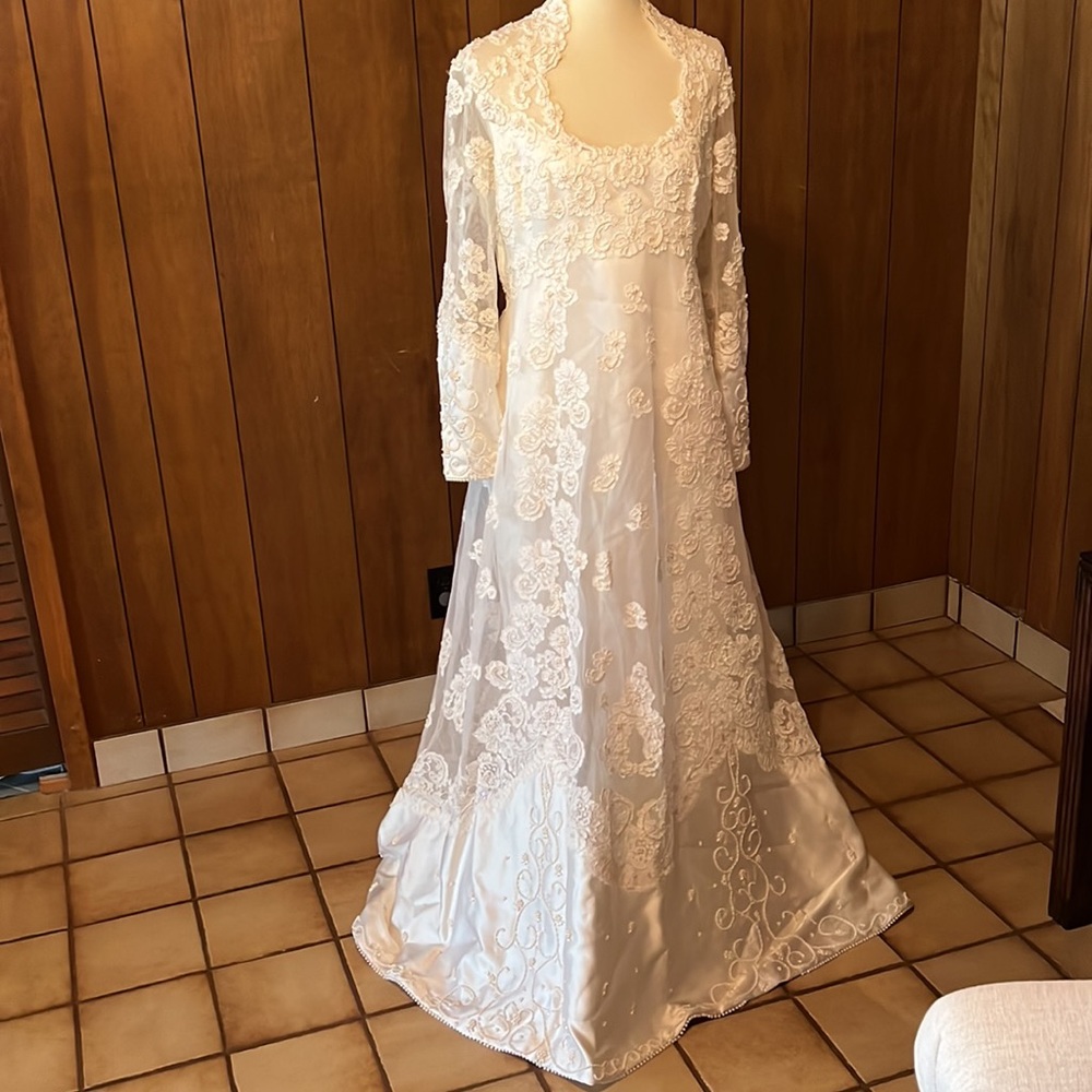 Vintage wedding gown 38 bust